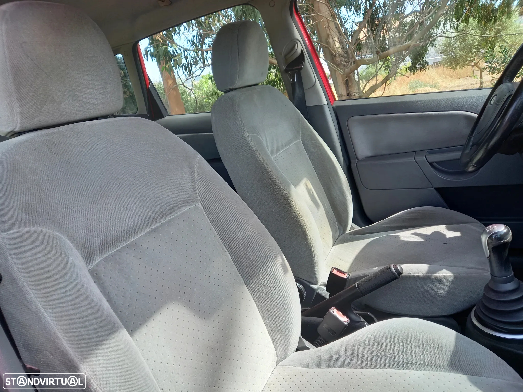 Ford Fiesta 1.4 Ghia - 28
