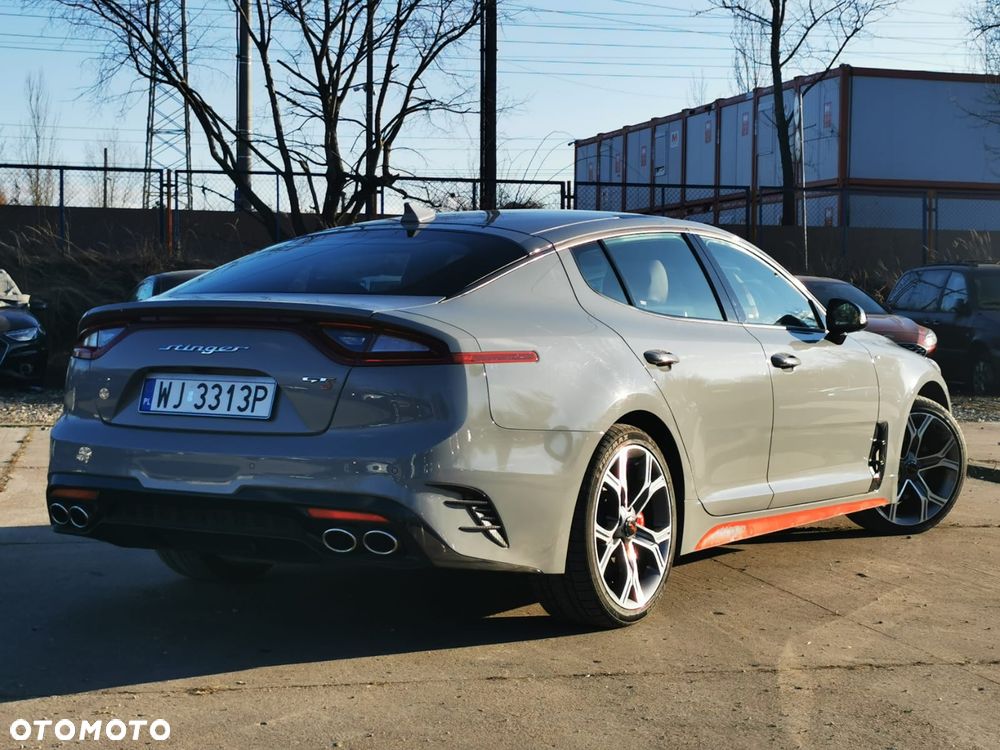 Kia Stinger - 36
