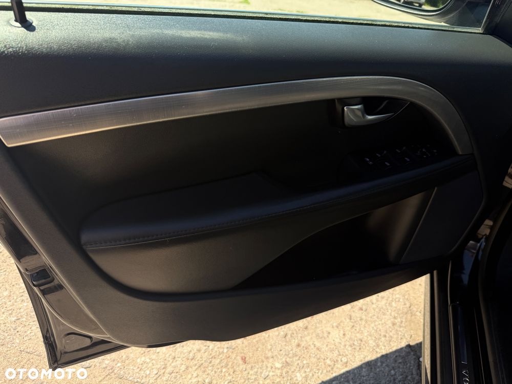 Volvo V70 D3 Geartronic Kinetic - 23