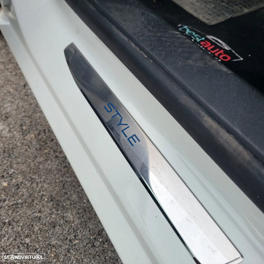 Peugeot 308 PureTech 130 GPF Stop & Start Style - 26