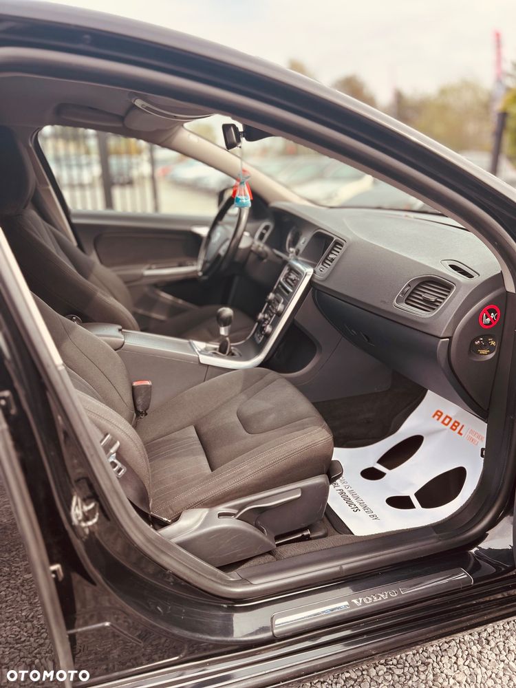 Volvo V60 T3 Momentum - 10