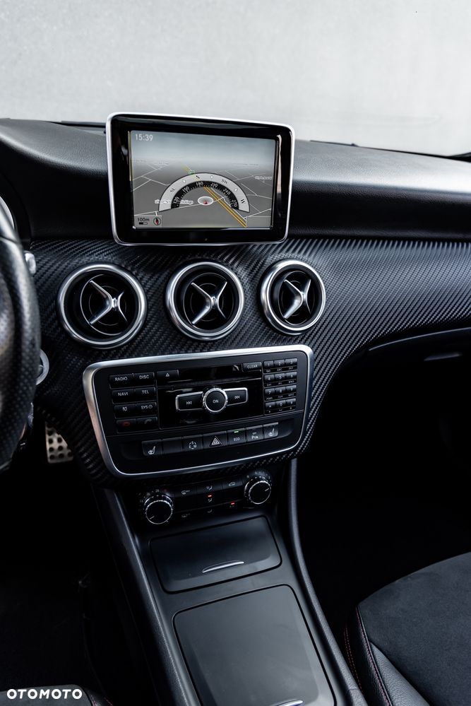 Mercedes-Benz Klasa A 250 Sport 7G-DCT - 36