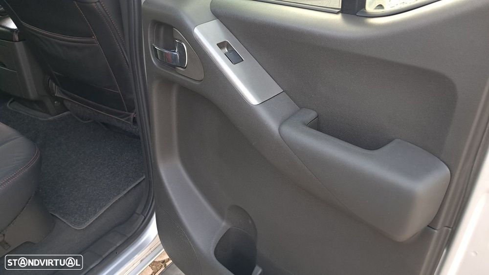 Nissan Navara 2.5 dCi CD LE Sport Edition - 27