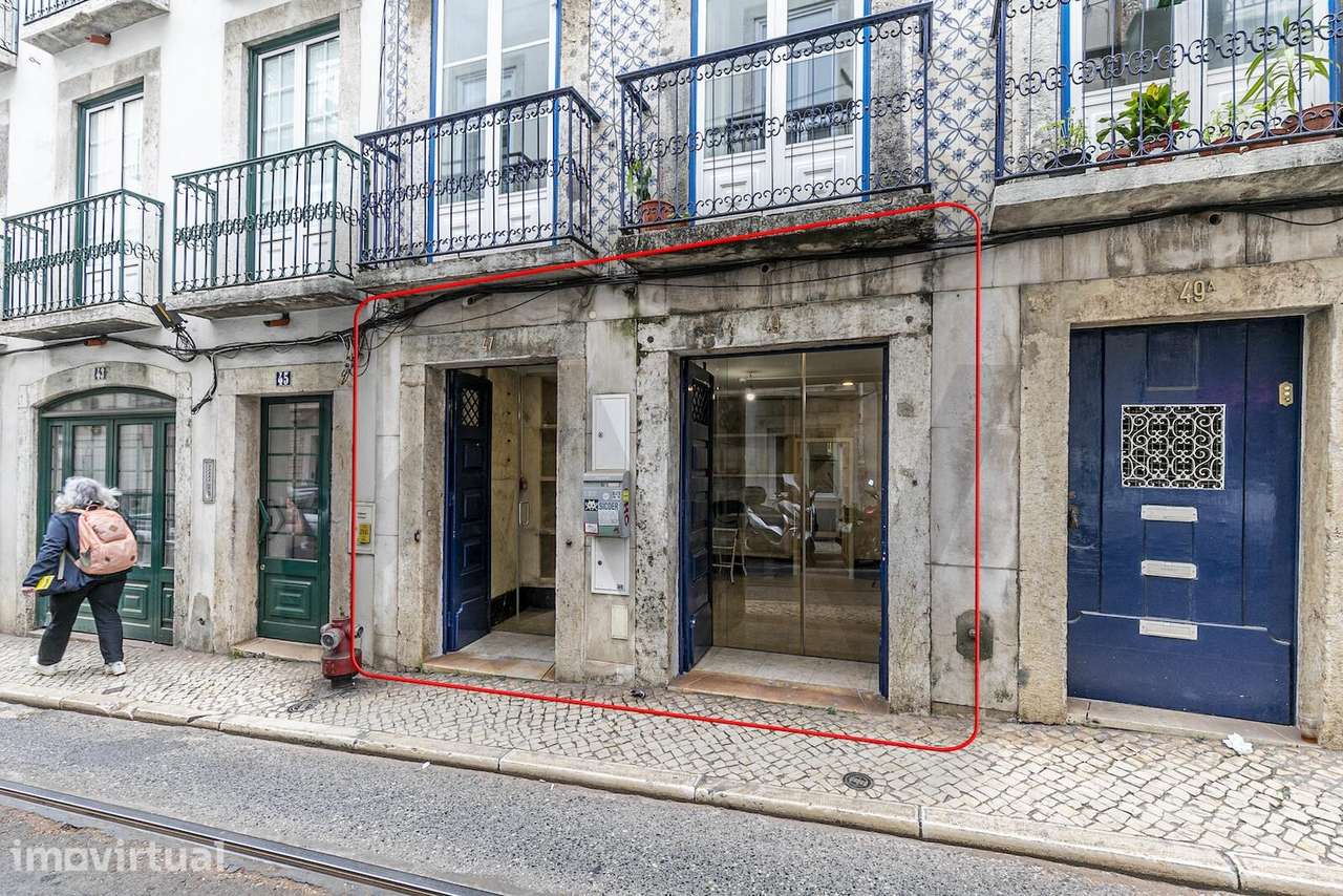 Oportunidade de Investimento: Loja com Rendimento na Rua dos Poiais de - Grande imagem: 2/20