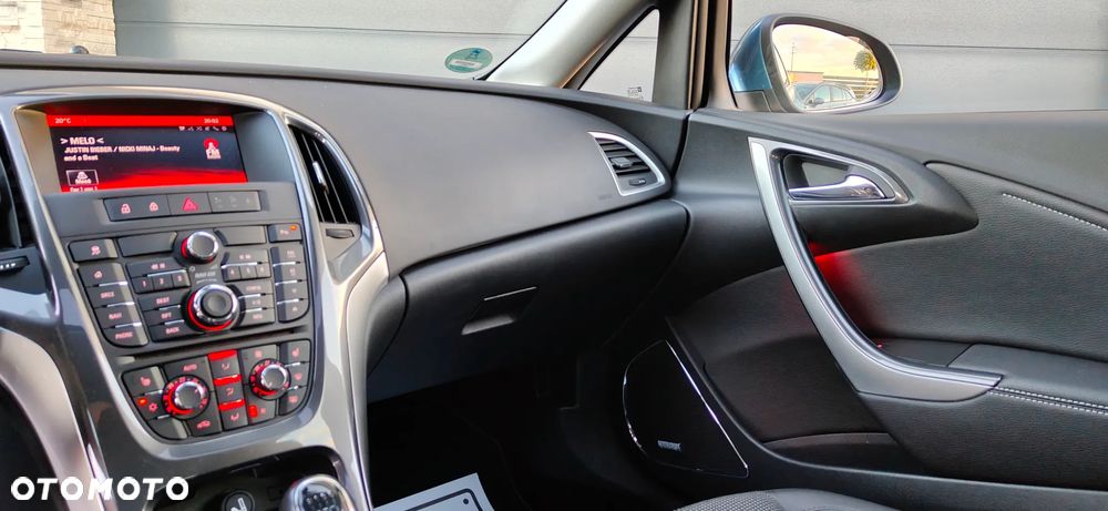 Opel Astra 1.4 Turbo Exklusiv - 22
