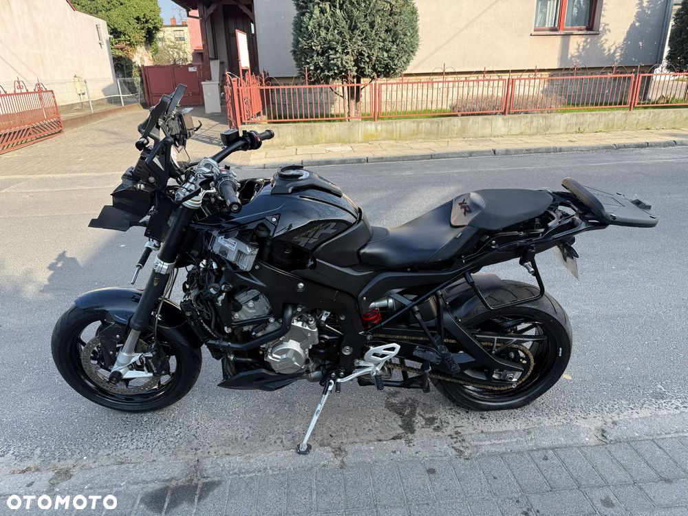 BMW S - 5