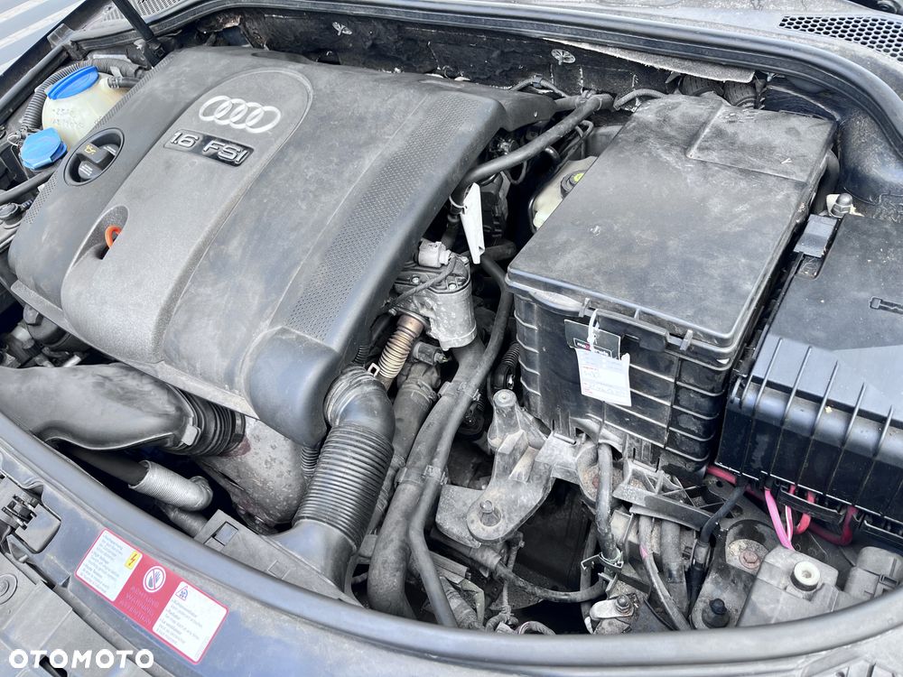 Audi A3 1.6 FSI Attraction - 6