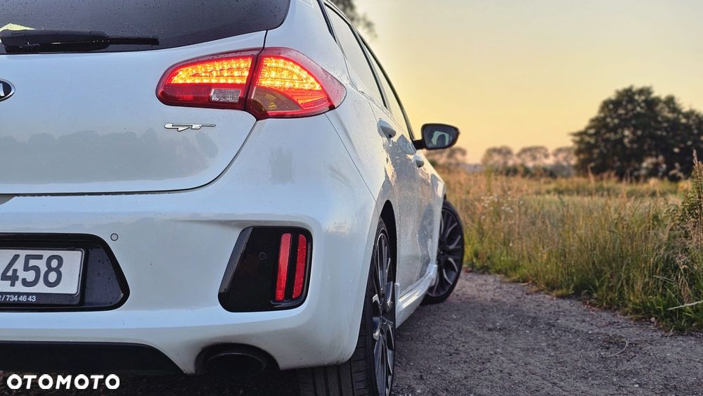 Kia Ceed - 8
