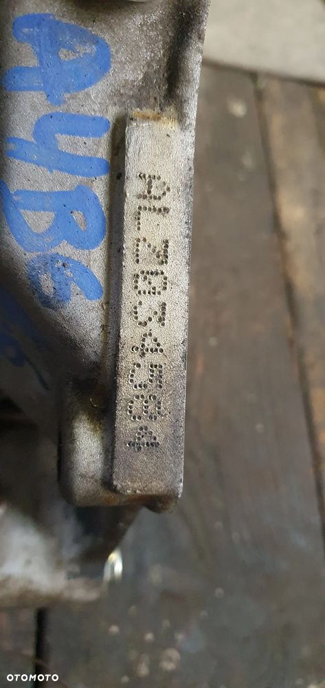 Silnik blok silnika słupek dół Audi A4 B6 1.6 ALZ - 7