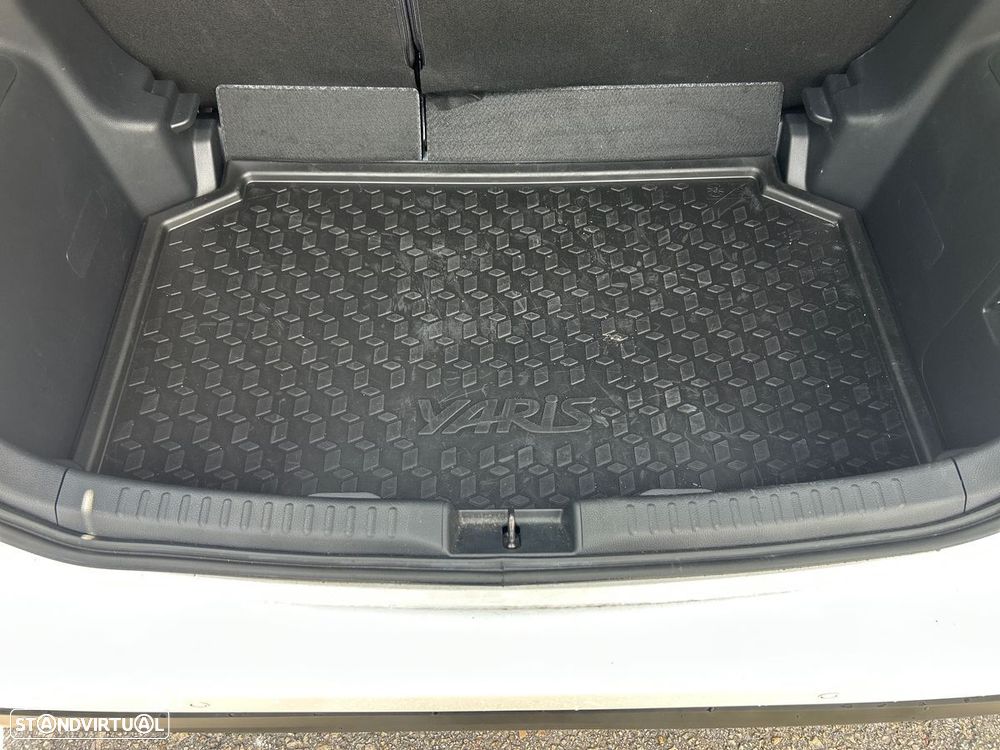 Toyota Yaris - 16