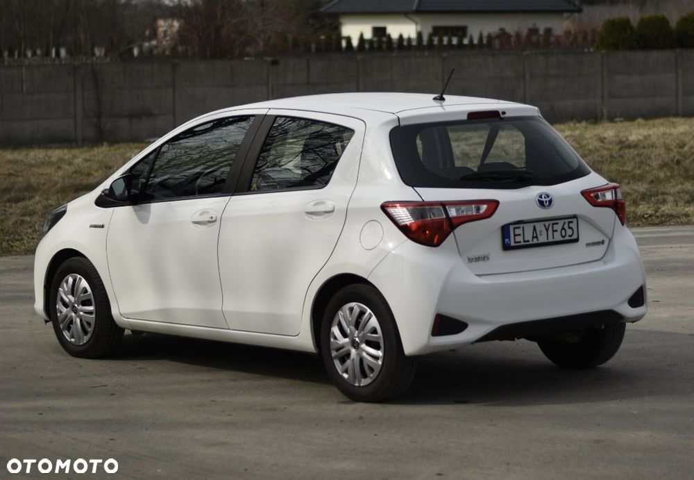 Toyota Yaris Hybrid 100 Premium EU6 - 19