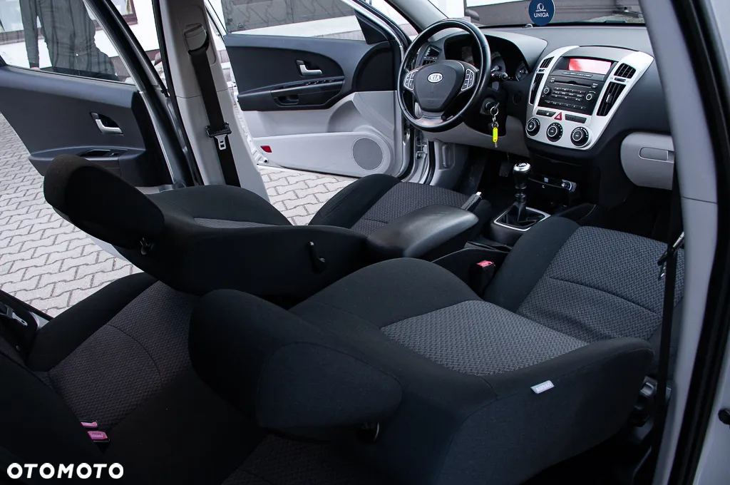 Kia Ceed 2.0 CVVT Spirit - 32
