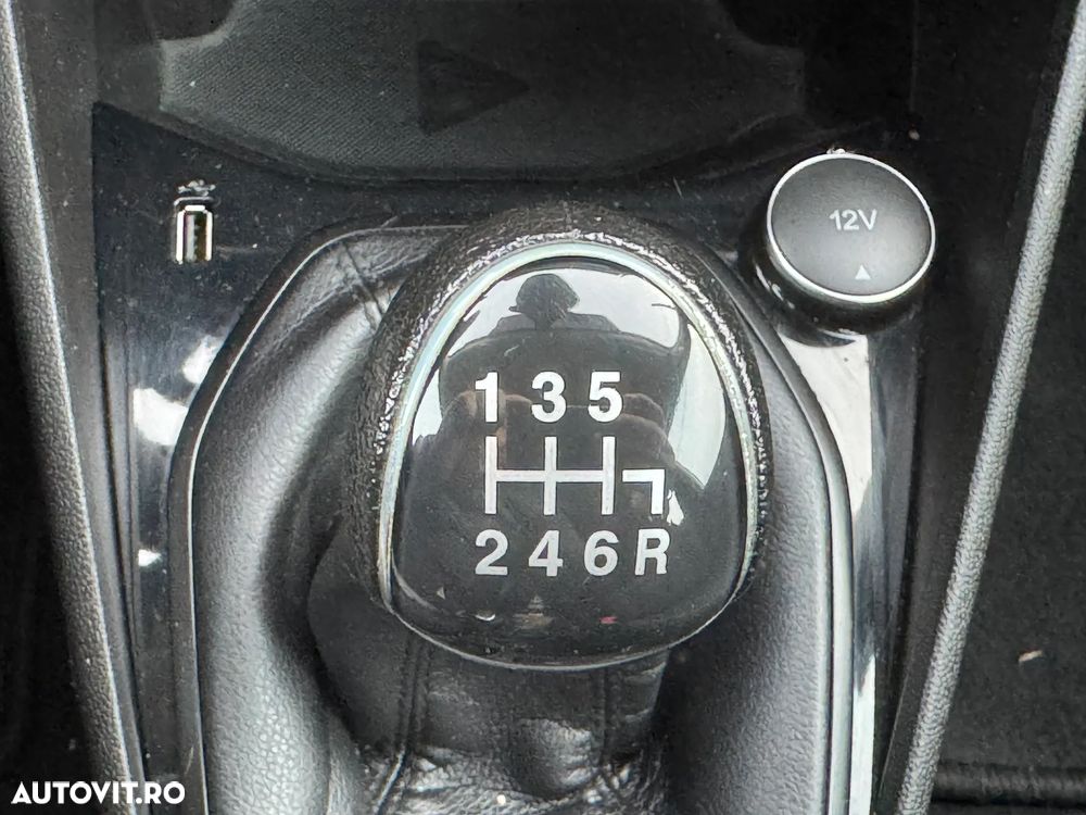 Ford Fiesta 1.5 TDCi Active II - 12