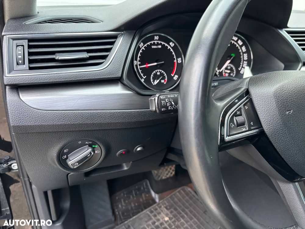 Skoda Superb 2.0 TDI DSG Style - 23