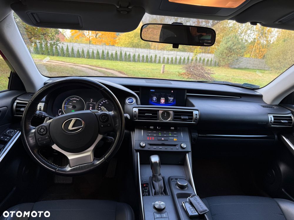 Lexus IS - 12