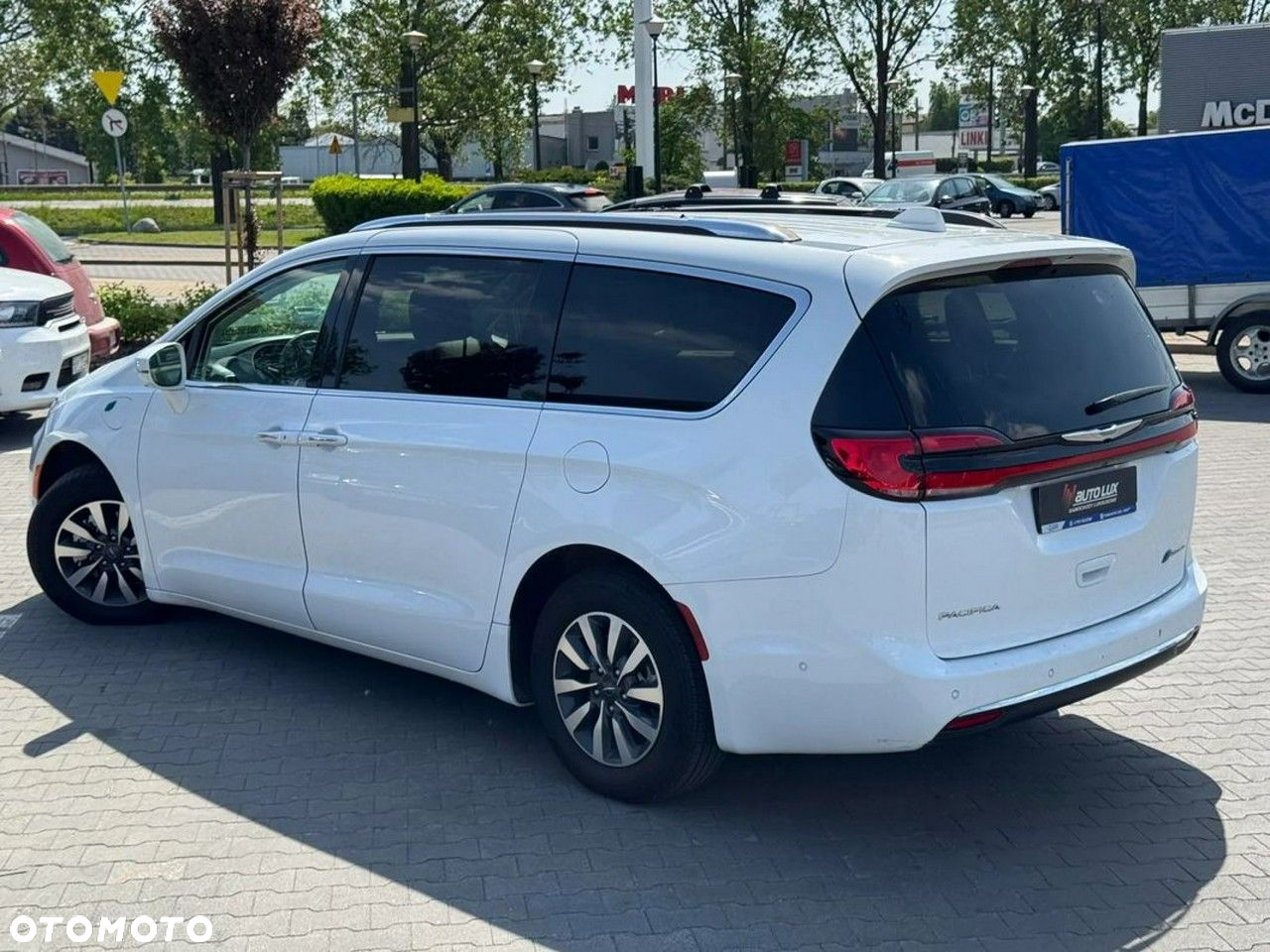 Chrysler Pacifica - 4