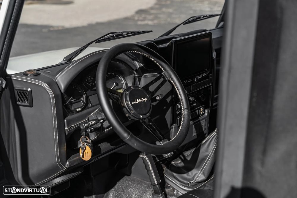 Land Rover Defender 90 S - 11