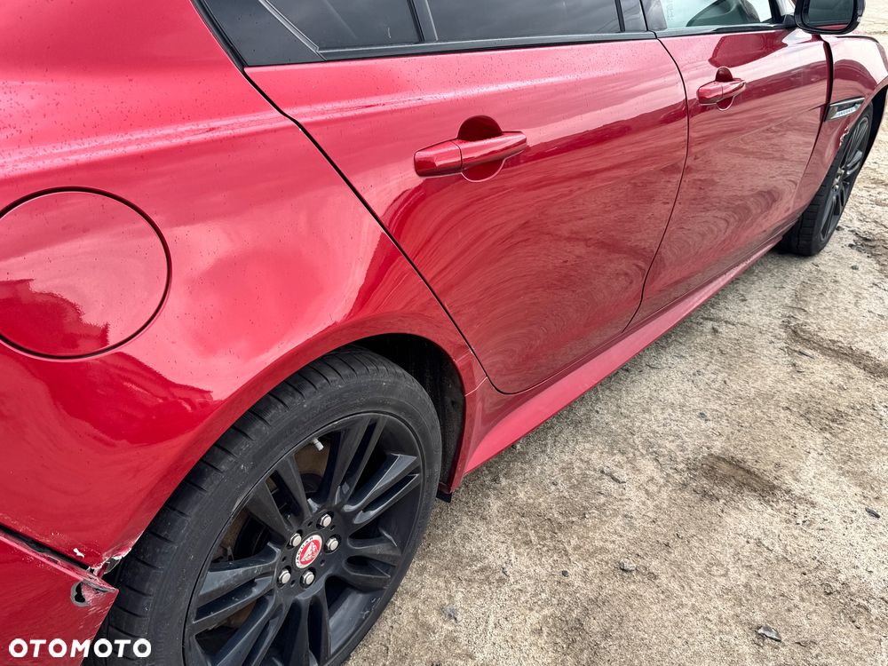 Jaguar XE 20t R-Sport - 10