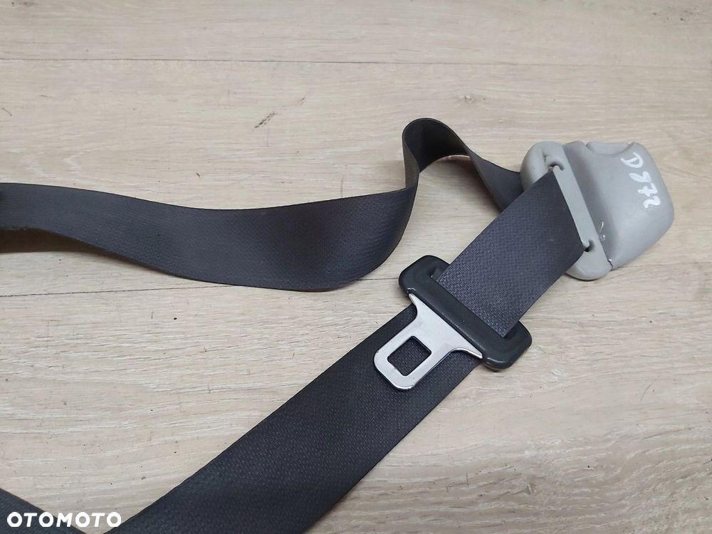 Toyota Corolla E12 pas bezpieczeństwa prawy przód 3D - 3