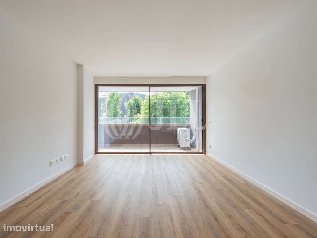 Apartamento T2 com garagem e varanda, Vila Nova de Gaia - Grande imagem: 3/39