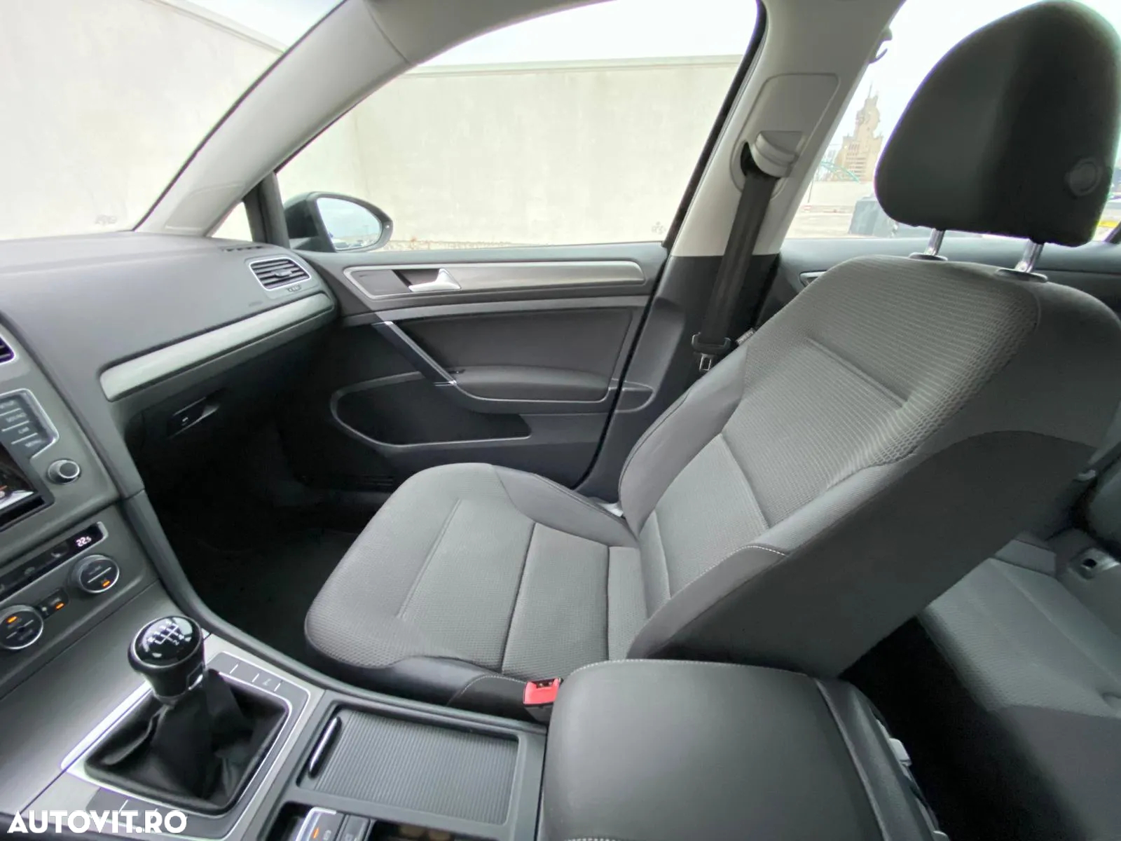 Volkswagen Golf 1.6 TDI BMT Comfortline - 10