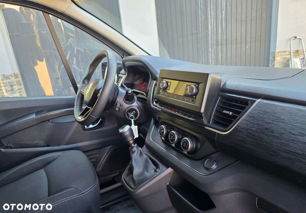 Renault Trafic - 28