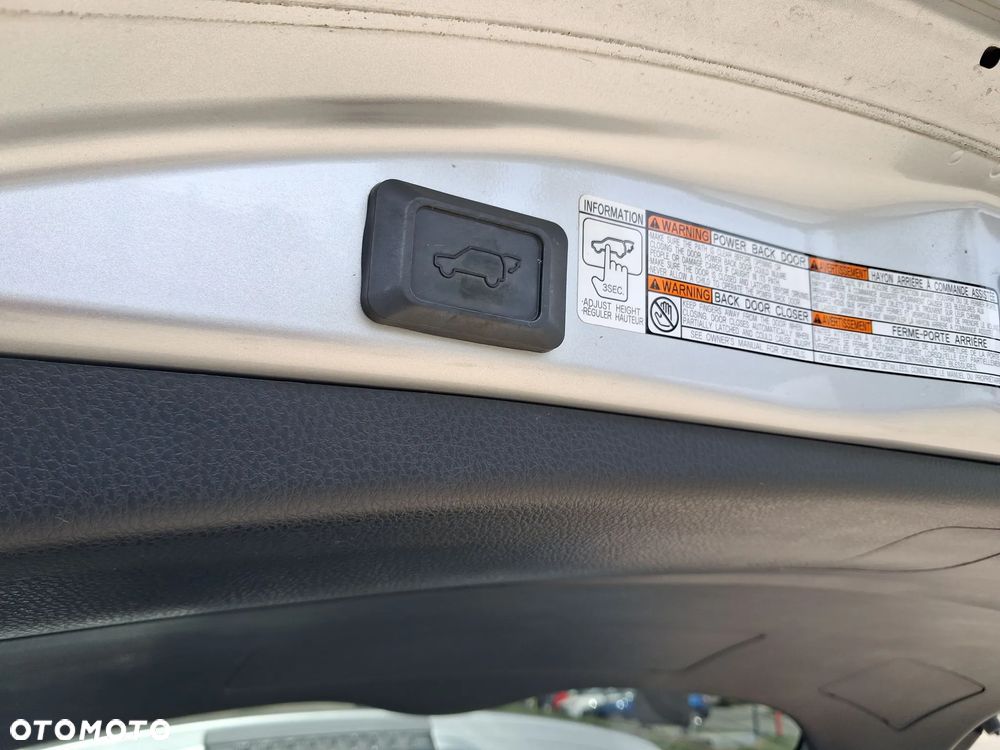 Toyota RAV4 2.0 Premium - 23