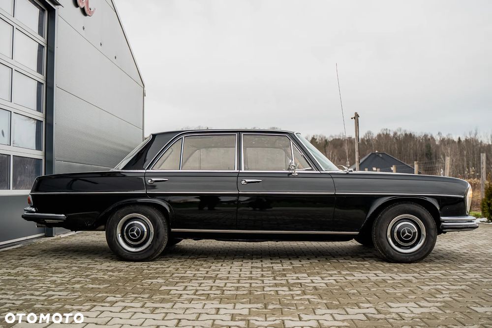 Mercedes-Benz 280 - 3