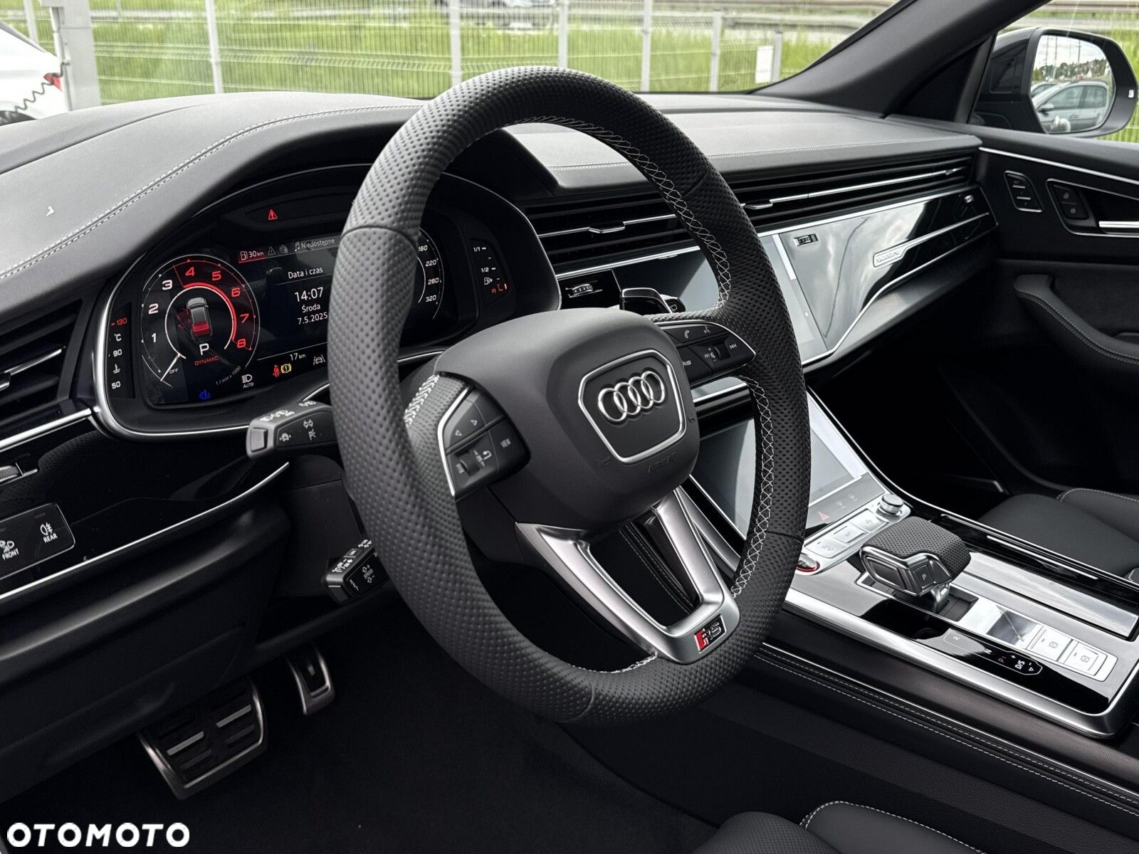 Audi RS Q8 - 26