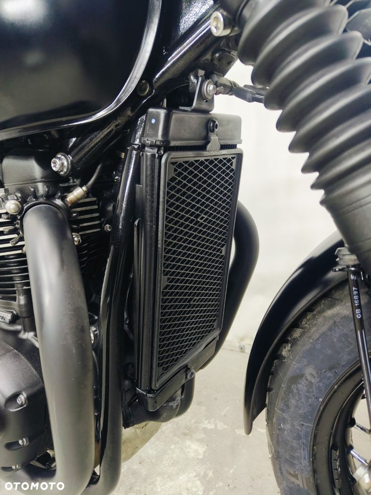 Triumph Bonneville - 6
