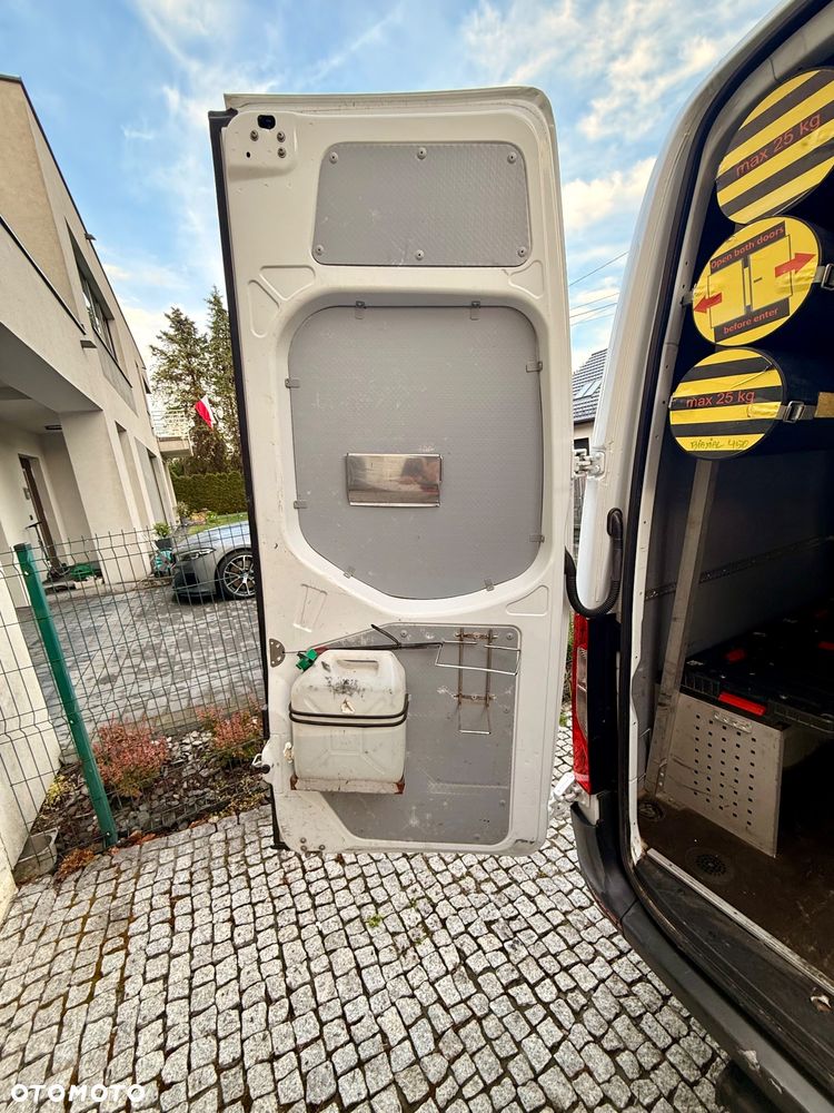 Mercedes-Benz Sprinter - 23