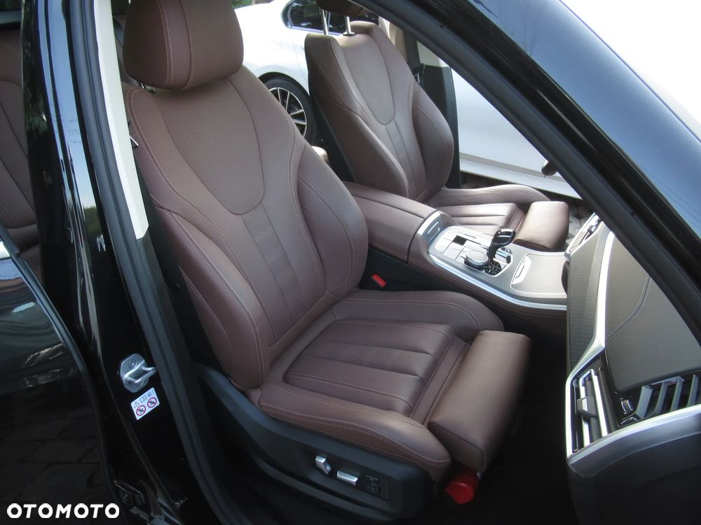 BMW X5 xDrive40i mHEV - 13