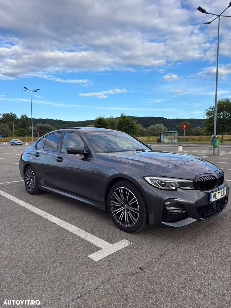 BMW Seria 3 330i xDrive AT - 2