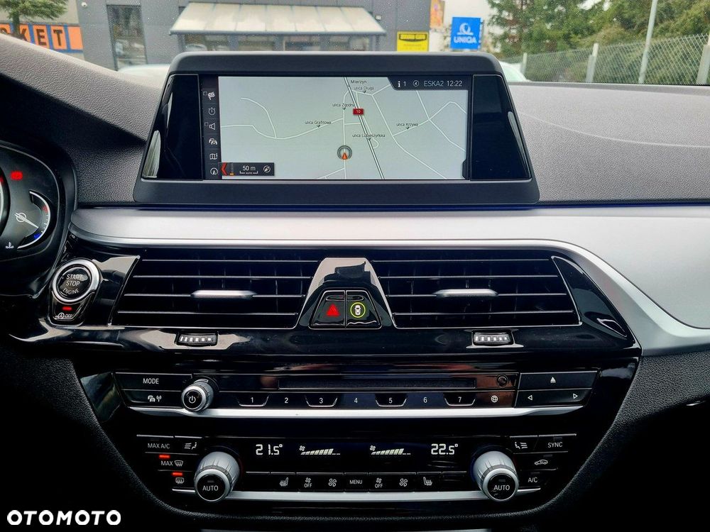 BMW Seria 5 520d Sport Line - 23