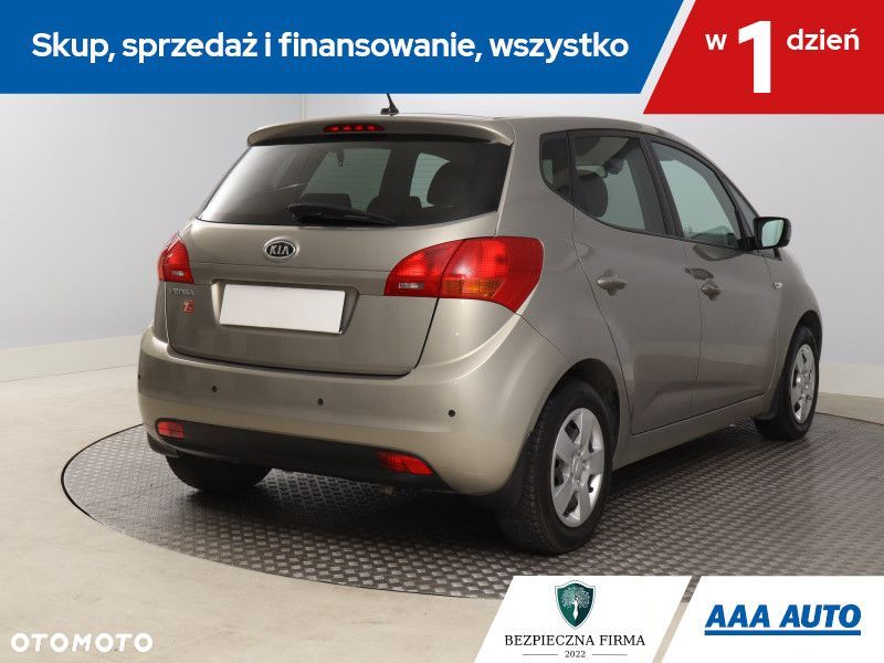 Kia Venga - 7