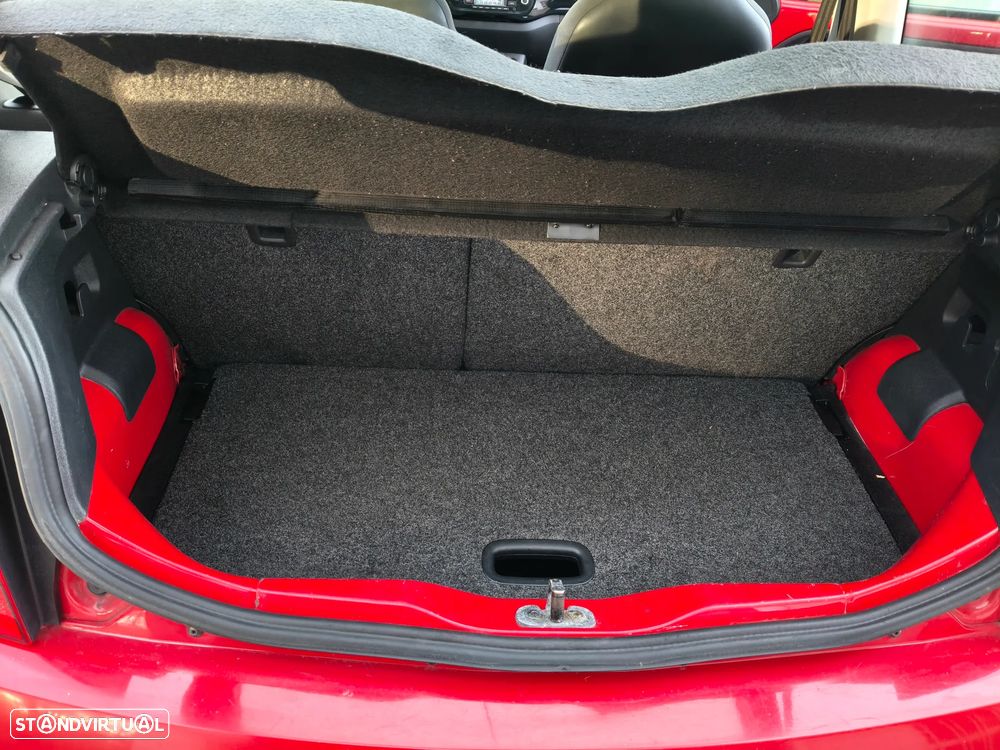 VW Up! 1.0 BlueMotion Groove - 10