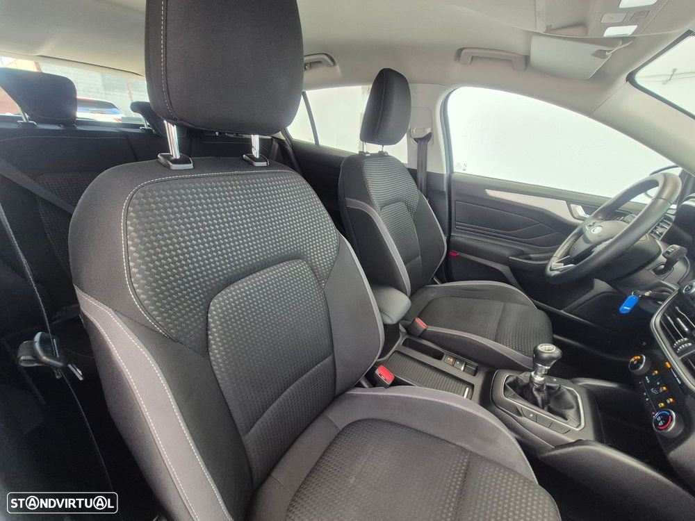 Ford Focus SW 1.0 EcoBoost Business - 25