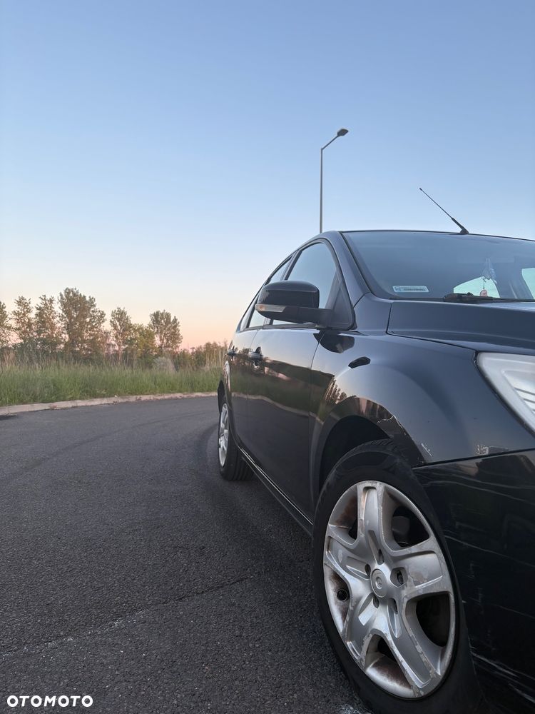 Ford Focus 1.6 TDCi Trend + - 6