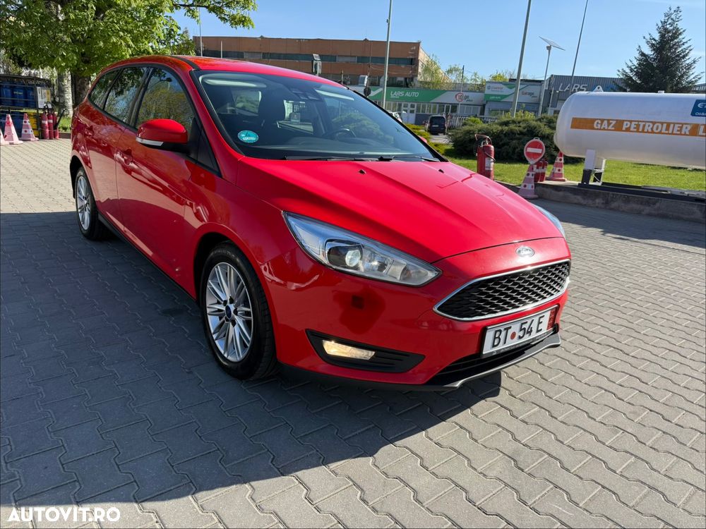 Ford Focus 1.0 EcoBoost Hybrid TITANIUM - 3