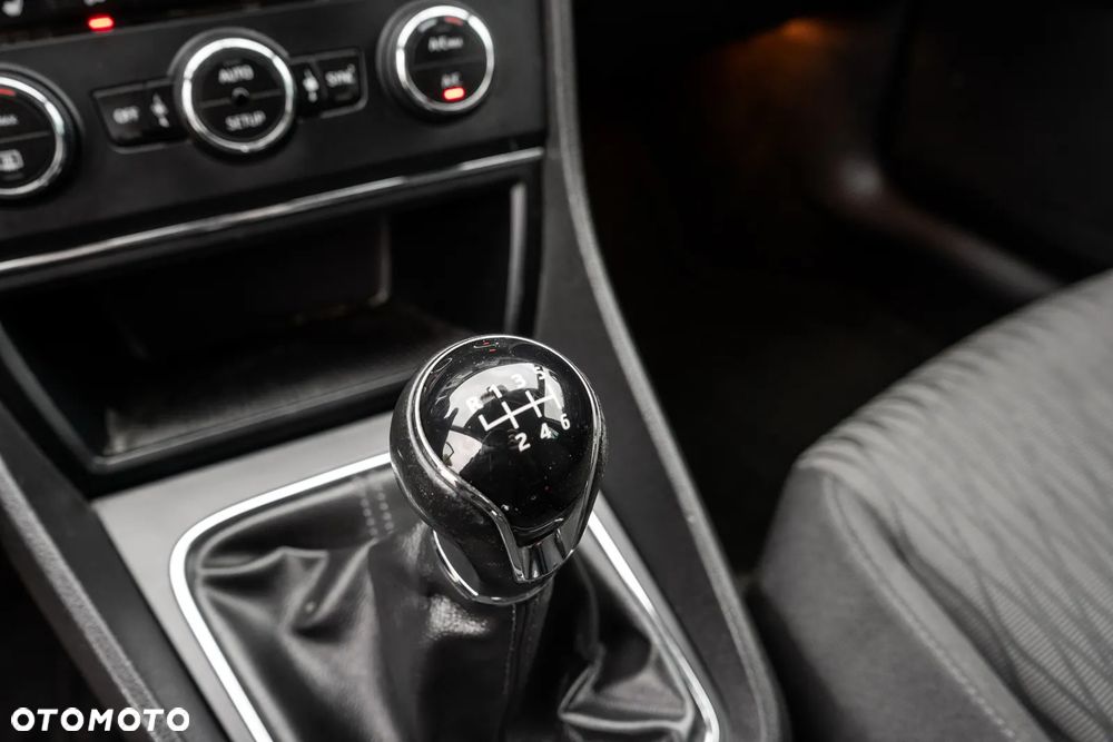 Seat Leon Sportstourer 2.0 TDI Start&Stop CONNECT - 14