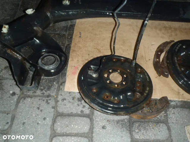 bęben bębny osłona tarcza kotwiczna cylinderek piasta łożysko czop tylne zawieszenie fabia polo ibiza passat b5 jak nowe oryginaał - 3
