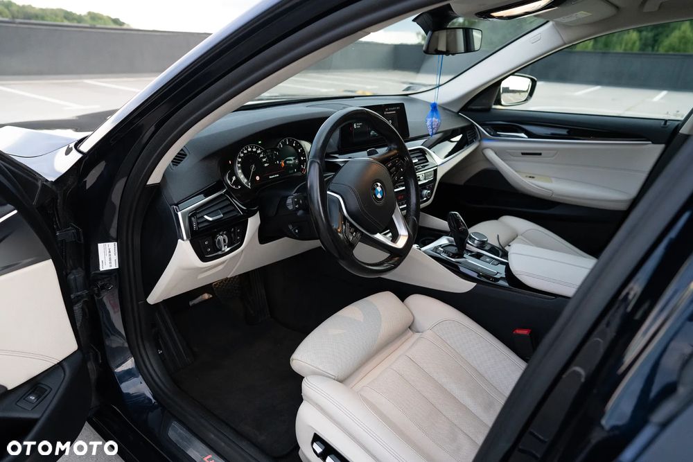 BMW Seria 5 530i xDrive Luxury Line - 8