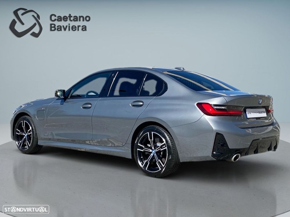 BMW 330 e Pack Desportivo M Auto - 25