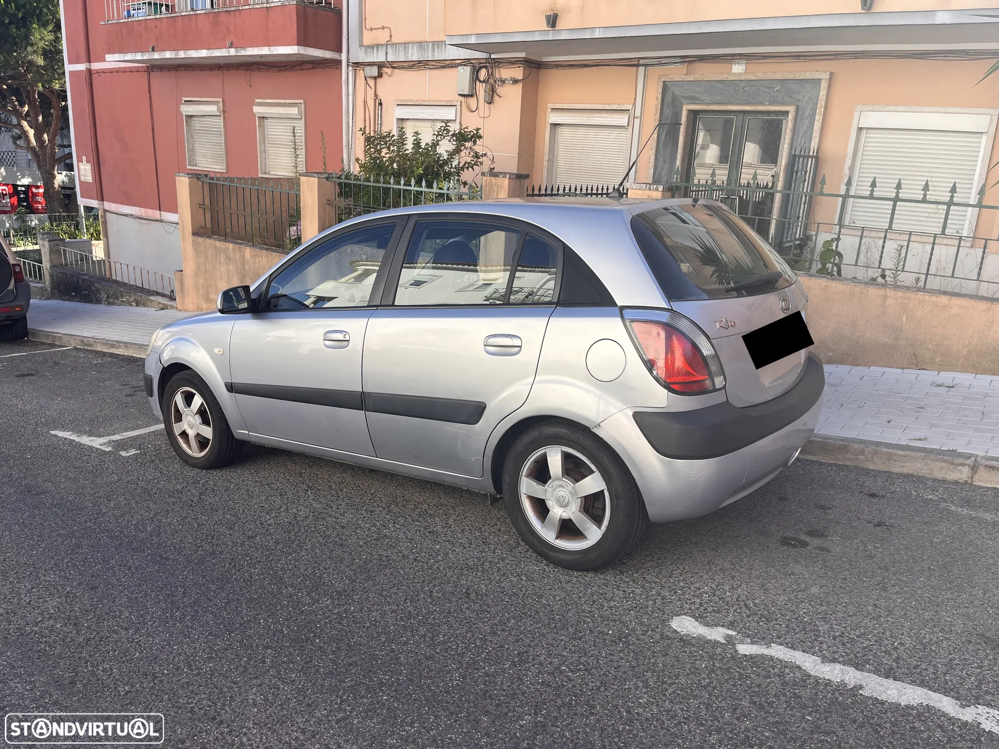 Kia Rio - 8