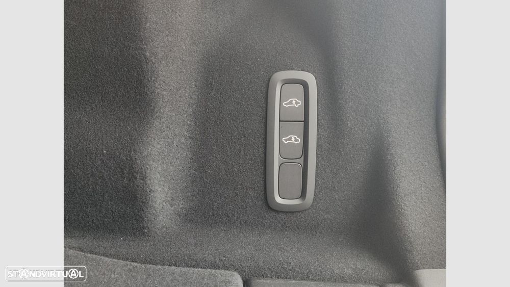 Volvo XC 60 2.0 T6 PHEV Ultra Dark AWD - 17