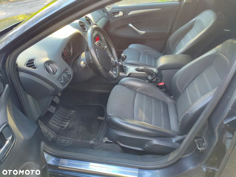 Ford Mondeo 2.0 TDCi Ambiente - 11