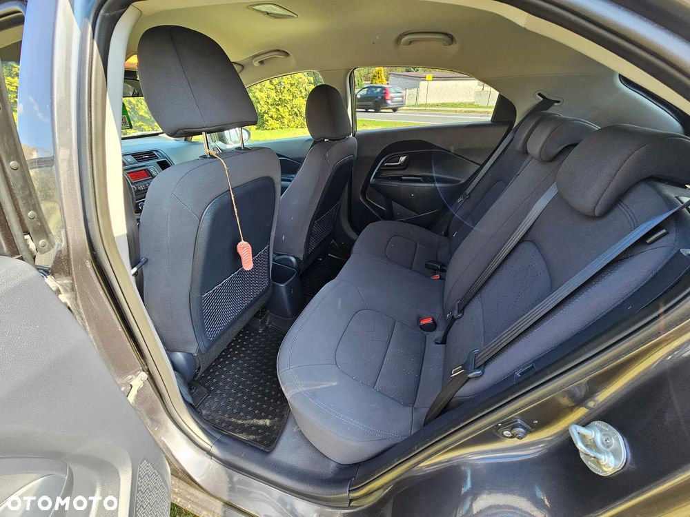 Kia Rio 1.2 Dream Team Edition - 16
