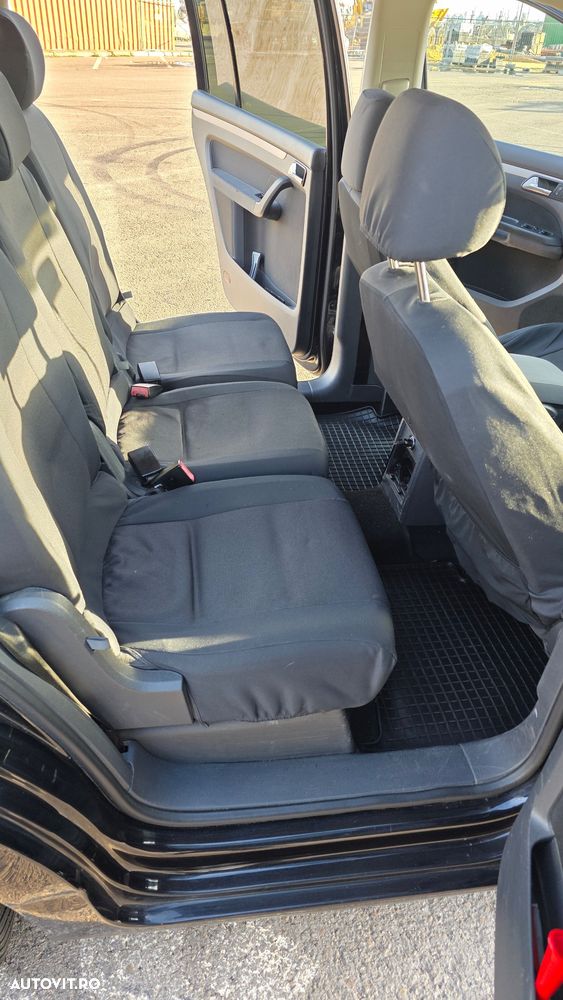 Volkswagen Touran - 29