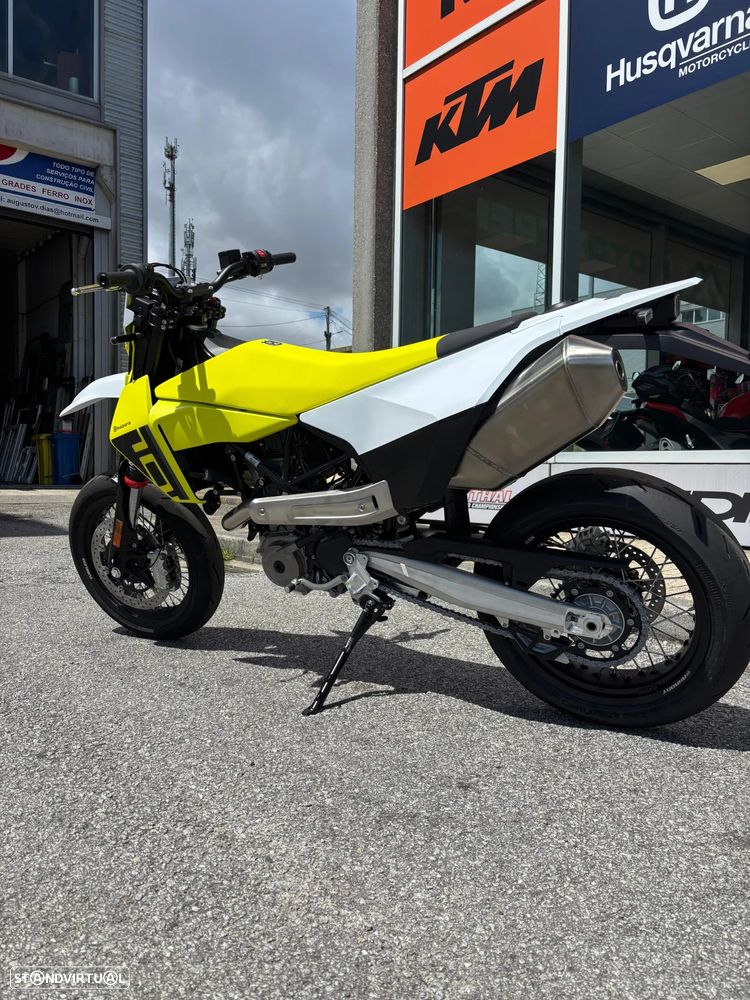 Husqvarna 701 Supermoto - 7