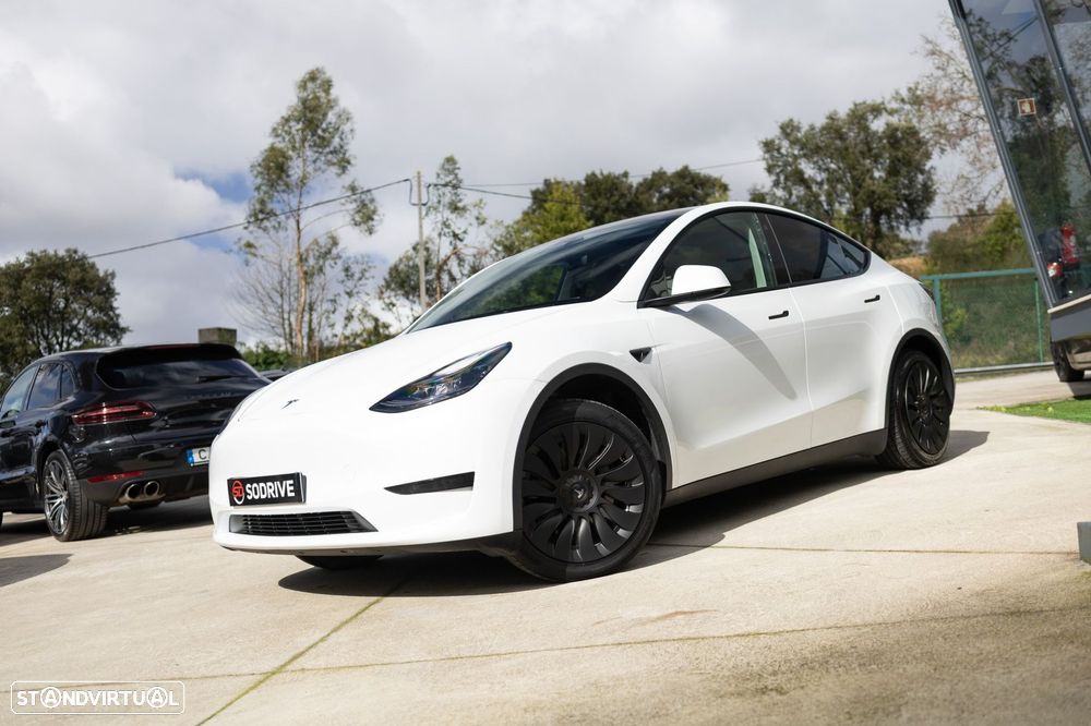 Tesla Model Y Standard RWD - 7